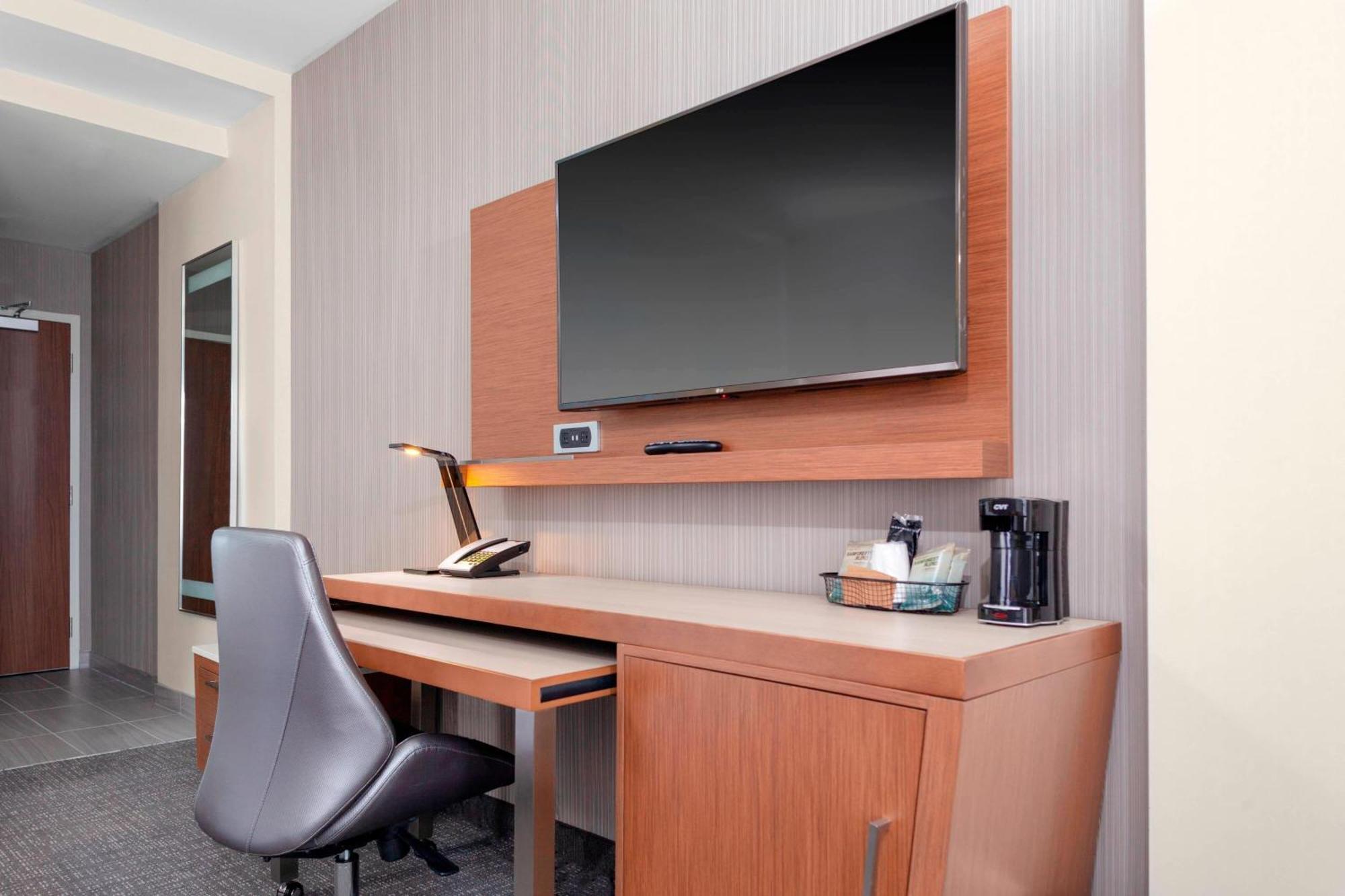 Courtyard By Marriott Deland Historic Downtown Hotel Bagian luar foto