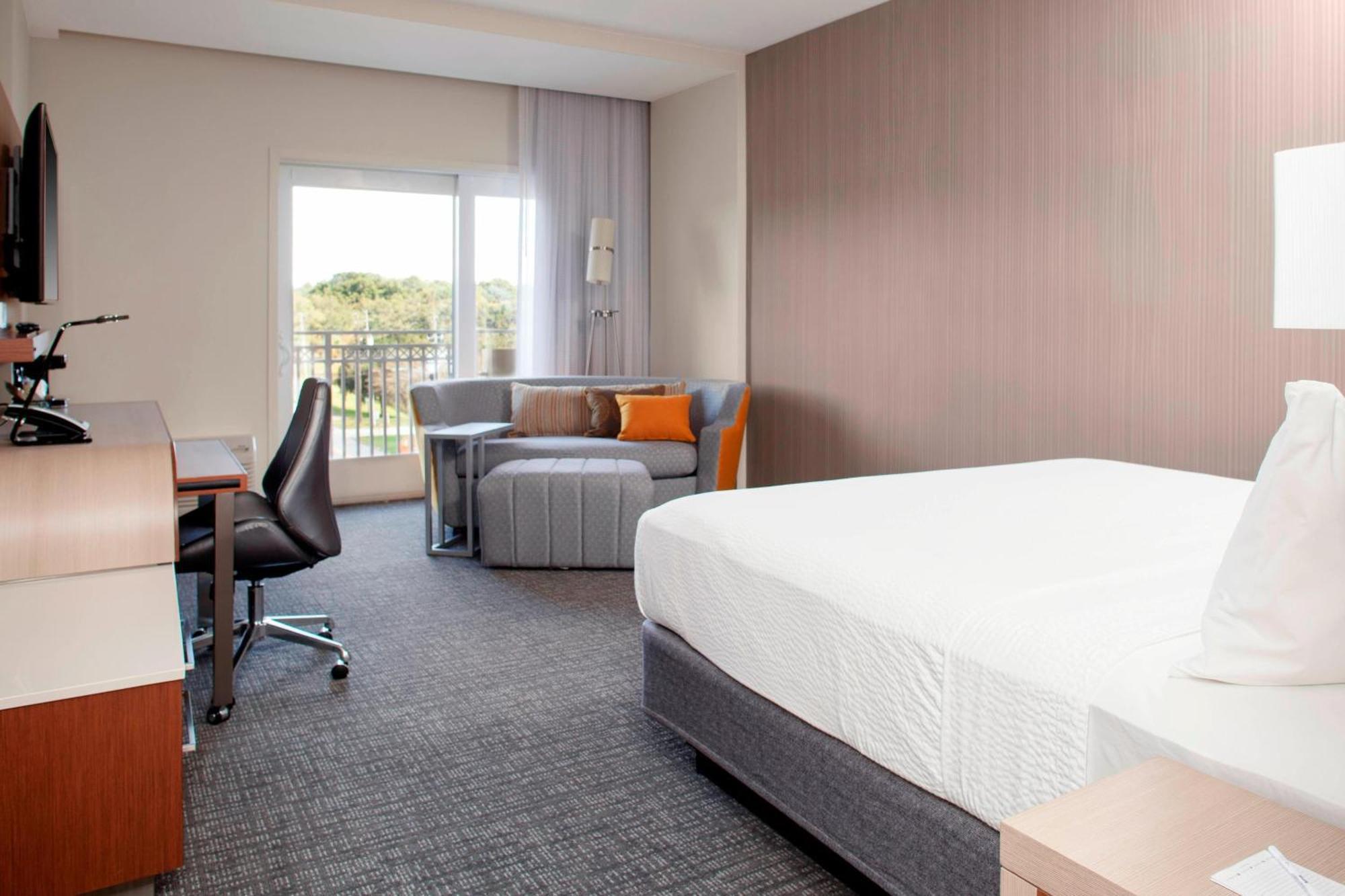Courtyard By Marriott Deland Historic Downtown Hotel Bagian luar foto