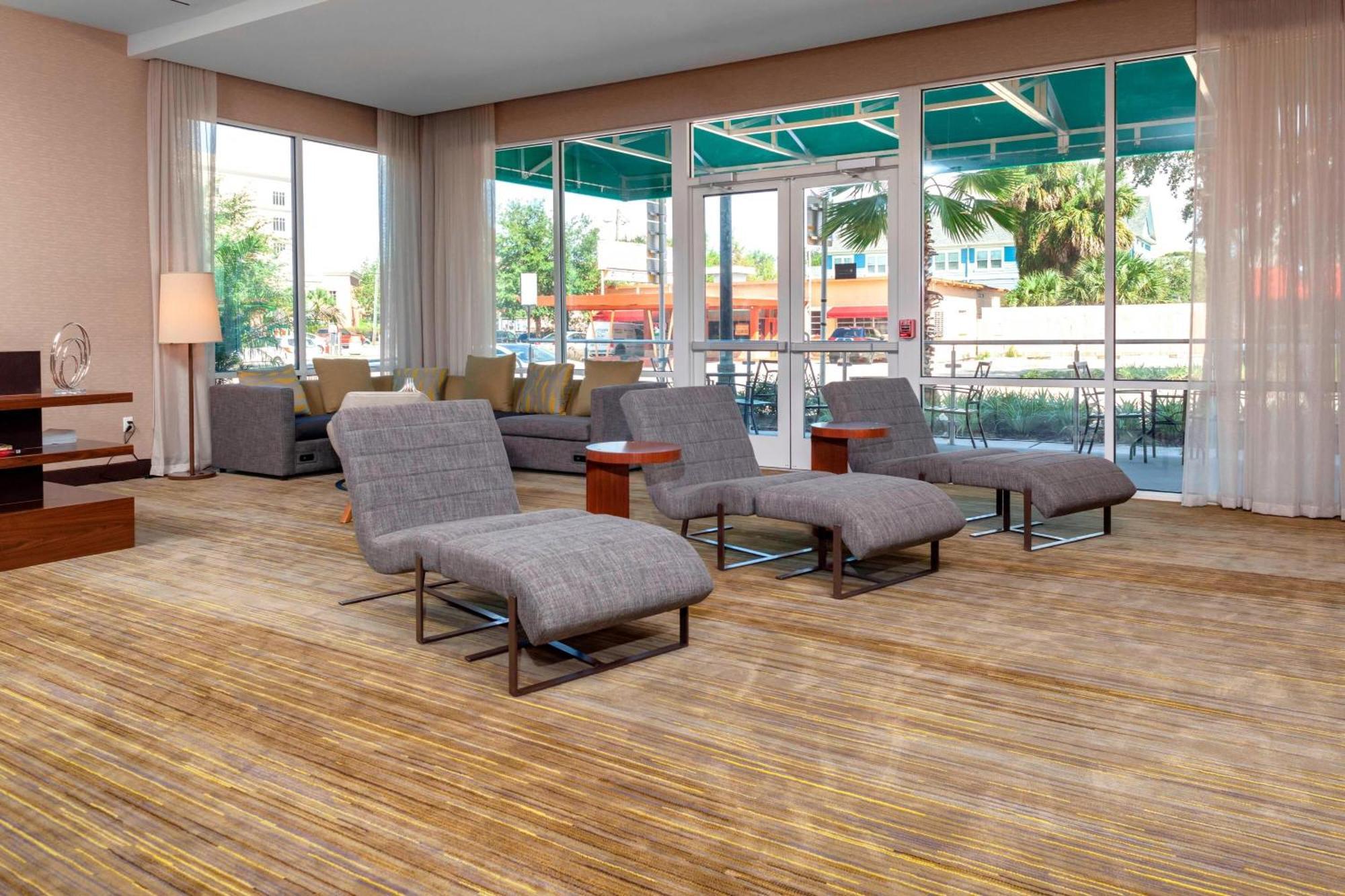 Courtyard By Marriott Deland Historic Downtown Hotel Bagian luar foto