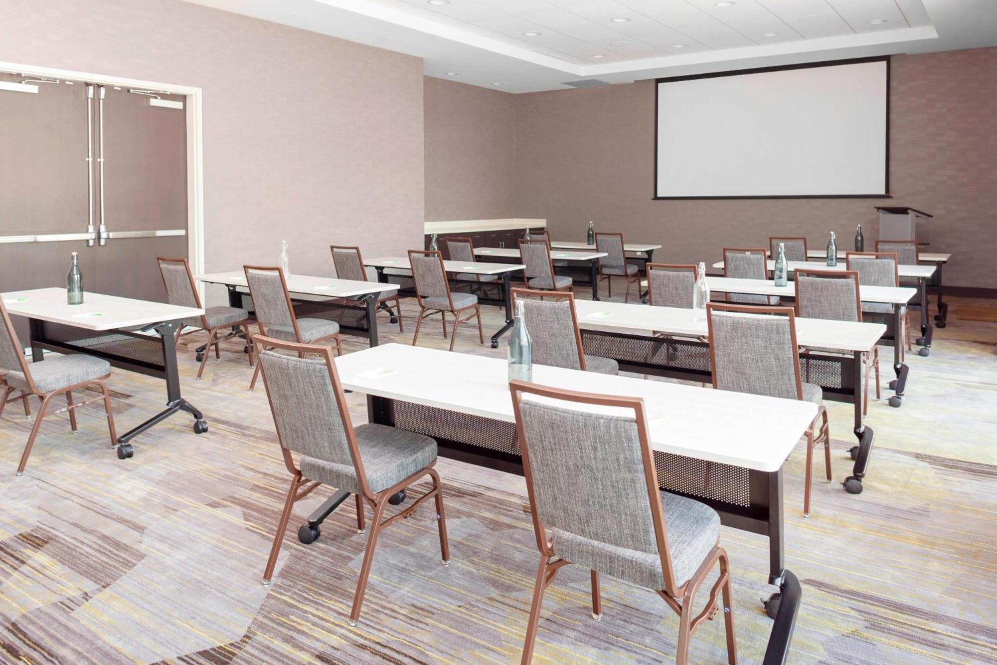 Courtyard By Marriott Deland Historic Downtown Hotel Bagian luar foto